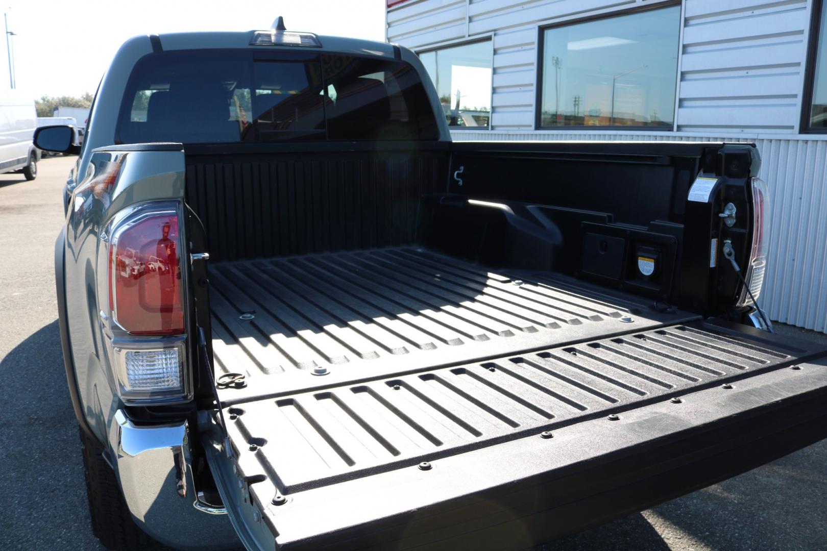 2022 GRAY /Black TOYOTA TACOMA SR V6 (3TMCZ5AN3NM) with an 3.5L engine, Automatic transmission, located at 1960 Industrial Drive, Wasilla, 99654, (907) 274-2277, 61.573475, -149.400146 - Photo#13