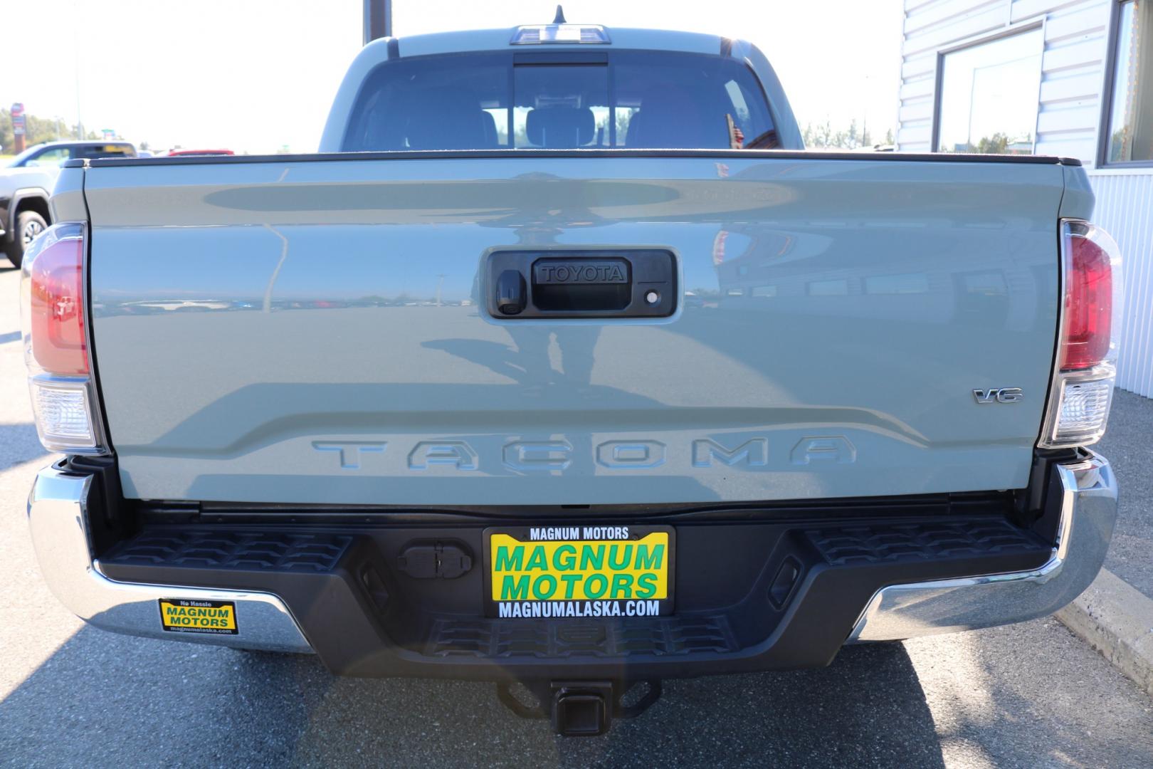 2022 GRAY /Black TOYOTA TACOMA SR V6 (3TMCZ5AN3NM) with an 3.5L engine, Automatic transmission, located at 1960 Industrial Drive, Wasilla, 99654, (907) 274-2277, 61.573475, -149.400146 - Photo#3