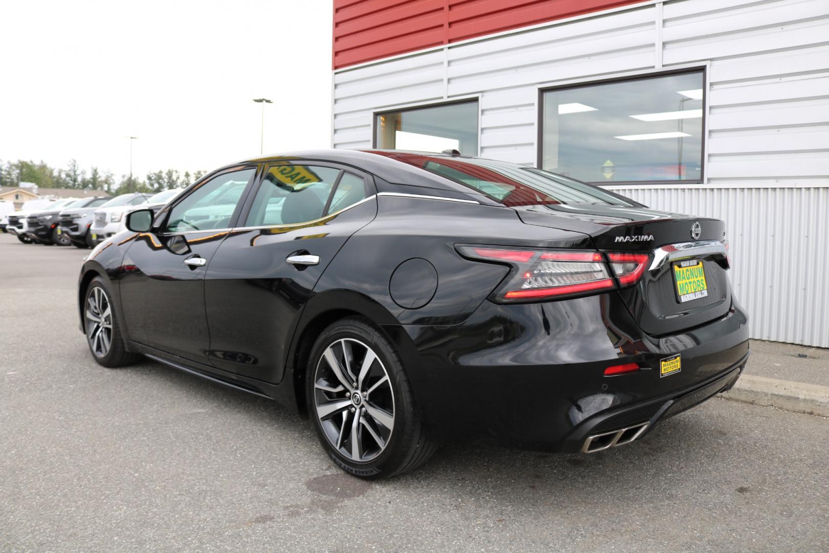 2020 Black /Black leather Nissan Maxima 3.5 SL (1N4AA6DVXLC) with an 3.5L V6 DOHC 24V engine, CVT transmission, located at 1960 Industrial Drive, Wasilla, 99654, (907) 274-2277, 61.573475, -149.400146 - Photo#3