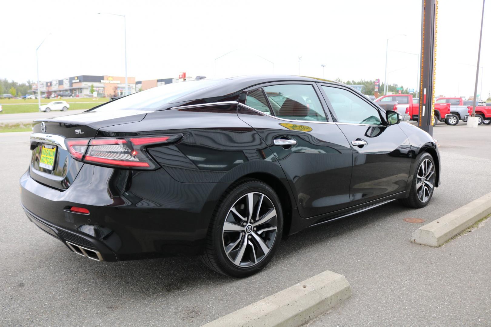 2020 Black /Black leather Nissan Maxima 3.5 SL (1N4AA6DVXLC) with an 3.5L V6 DOHC 24V engine, CVT transmission, located at 1960 Industrial Drive, Wasilla, 99654, (907) 274-2277, 61.573475, -149.400146 - Photo#5