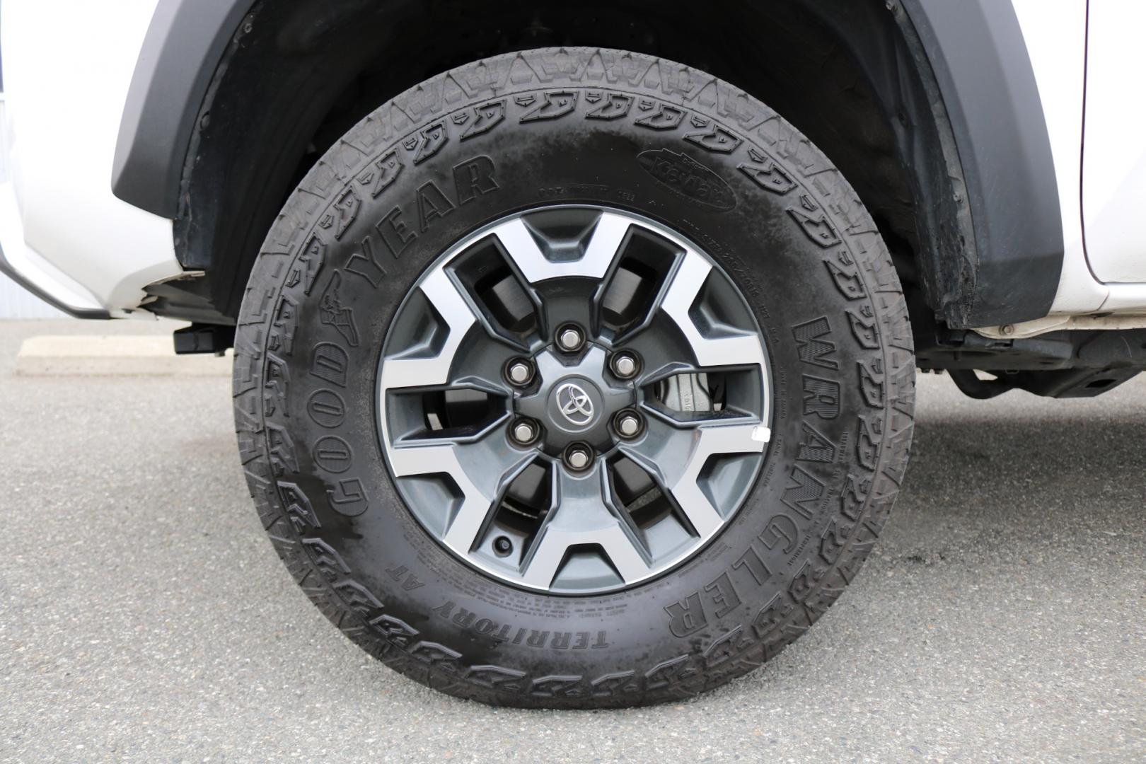 2022 WHITE /Black TOYOTA TACOMA TRD off road (3TMCZ5AN9NM) with an 3.5L engine, Automatic transmission, located at 1960 Industrial Drive, Wasilla, 99654, (907) 274-2277, 61.573475, -149.400146 - Photo#18