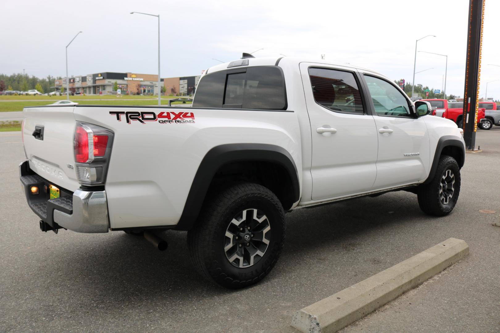 2022 WHITE /Black TOYOTA TACOMA TRD off road (3TMCZ5AN9NM) with an 3.5L engine, Automatic transmission, located at 1960 Industrial Drive, Wasilla, 99654, (907) 274-2277, 61.573475, -149.400146 - Photo#4