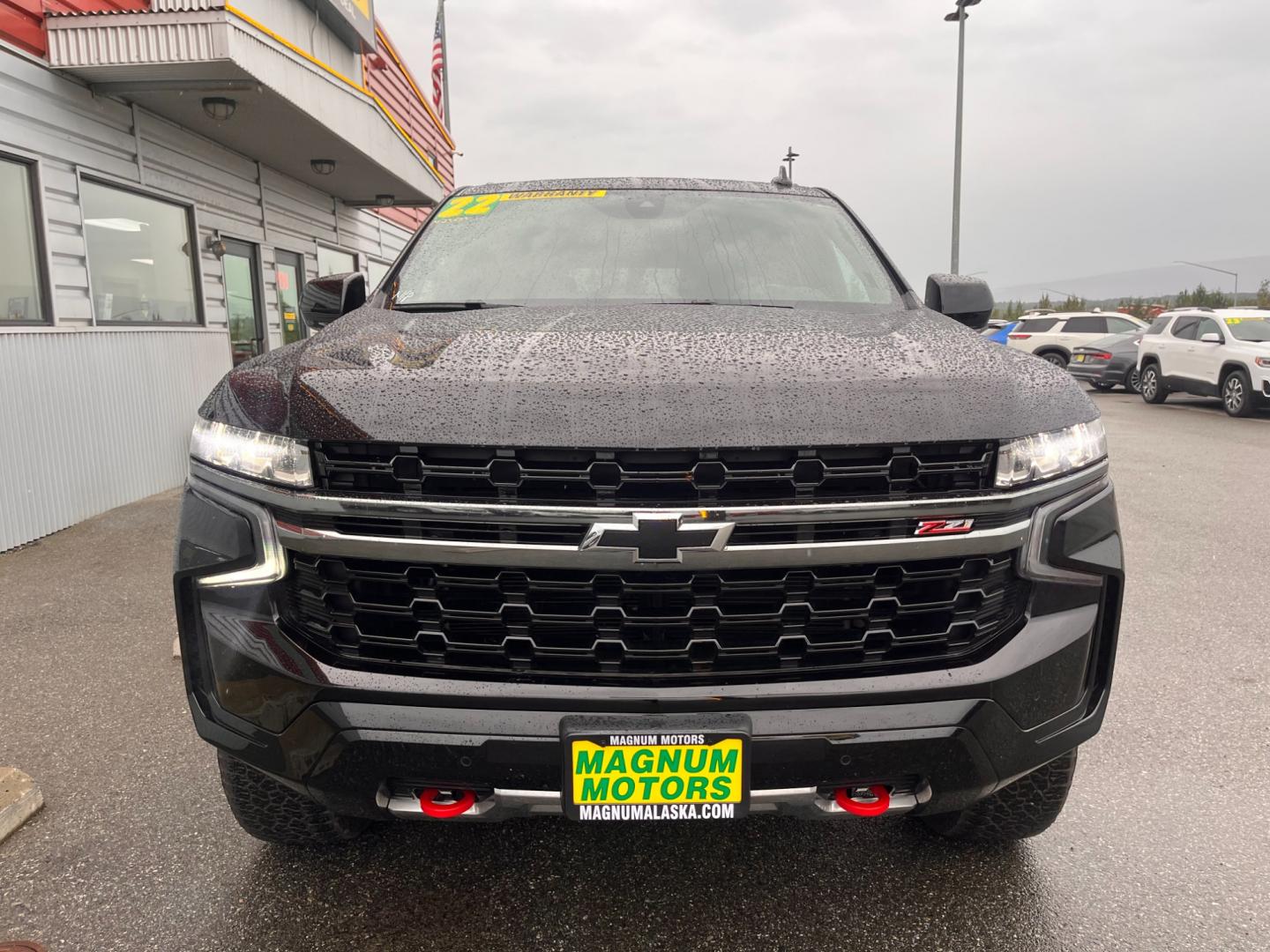 2022 BLACK /Black leather CHEVROLET TAHOE Z71 (1GNSKPKD0NR) with an 5.3L engine, Automatic transmission, located at 1960 Industrial Drive, Wasilla, 99654, (907) 274-2277, 61.573475, -149.400146 - Photo#6