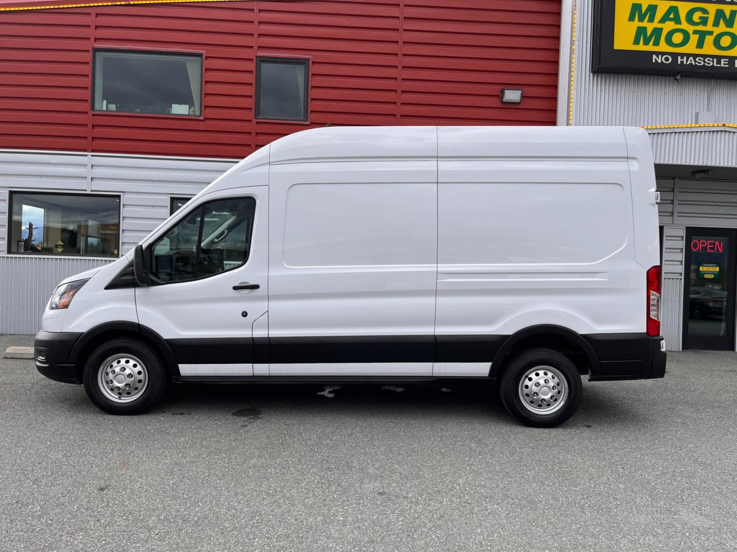 2022 WHITE /Black FORD TRANSIT 250 (1FTBR2X80NK) with an 3.5L engine, Automatic transmission, located at 1960 Industrial Drive, Wasilla, 99654, (907) 274-2277, 61.573475, -149.400146 - Photo#1