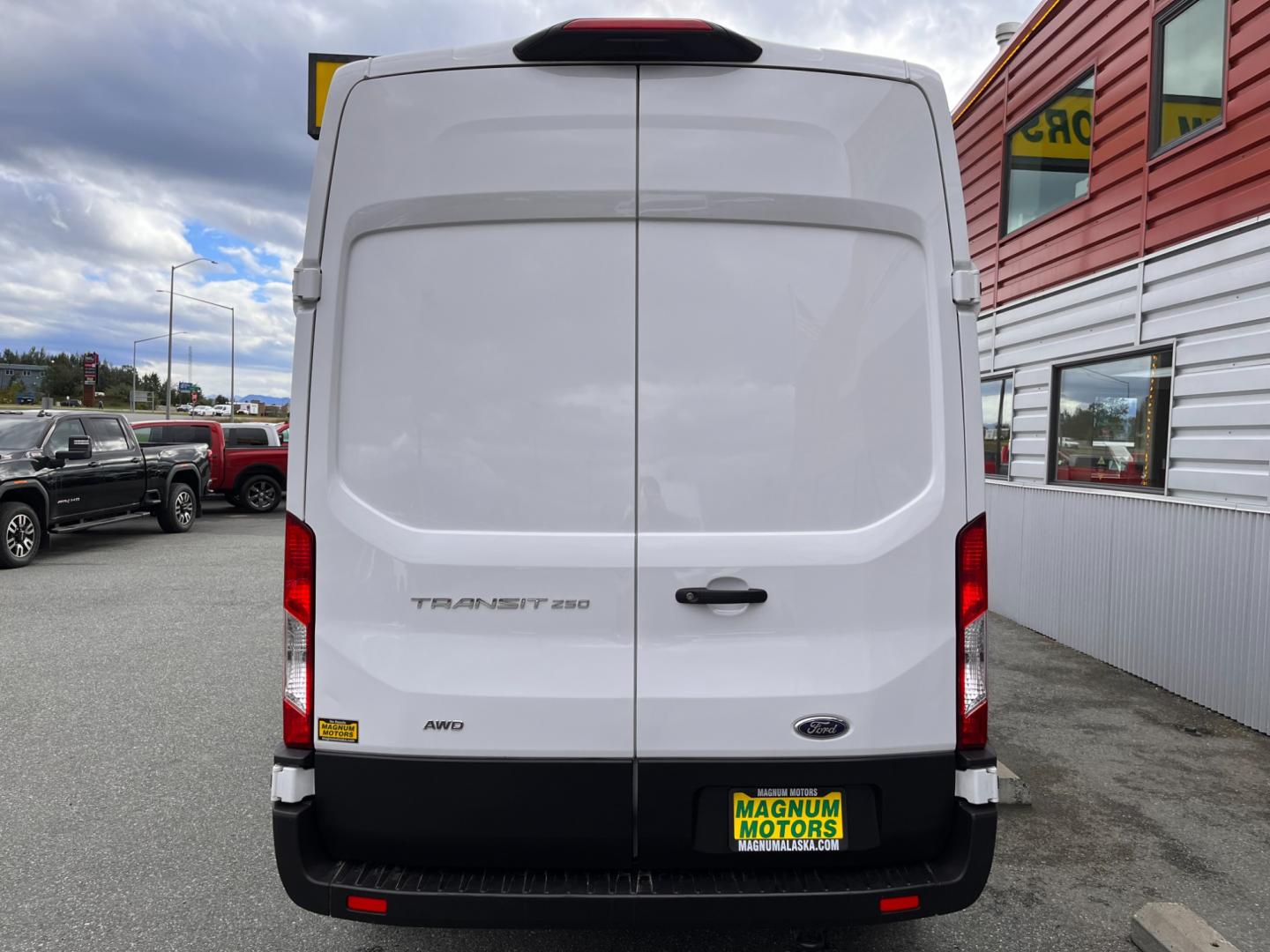 2022 WHITE /Black FORD TRANSIT 250 (1FTBR2X80NK) with an 3.5L engine, Automatic transmission, located at 1960 Industrial Drive, Wasilla, 99654, (907) 274-2277, 61.573475, -149.400146 - Photo#3