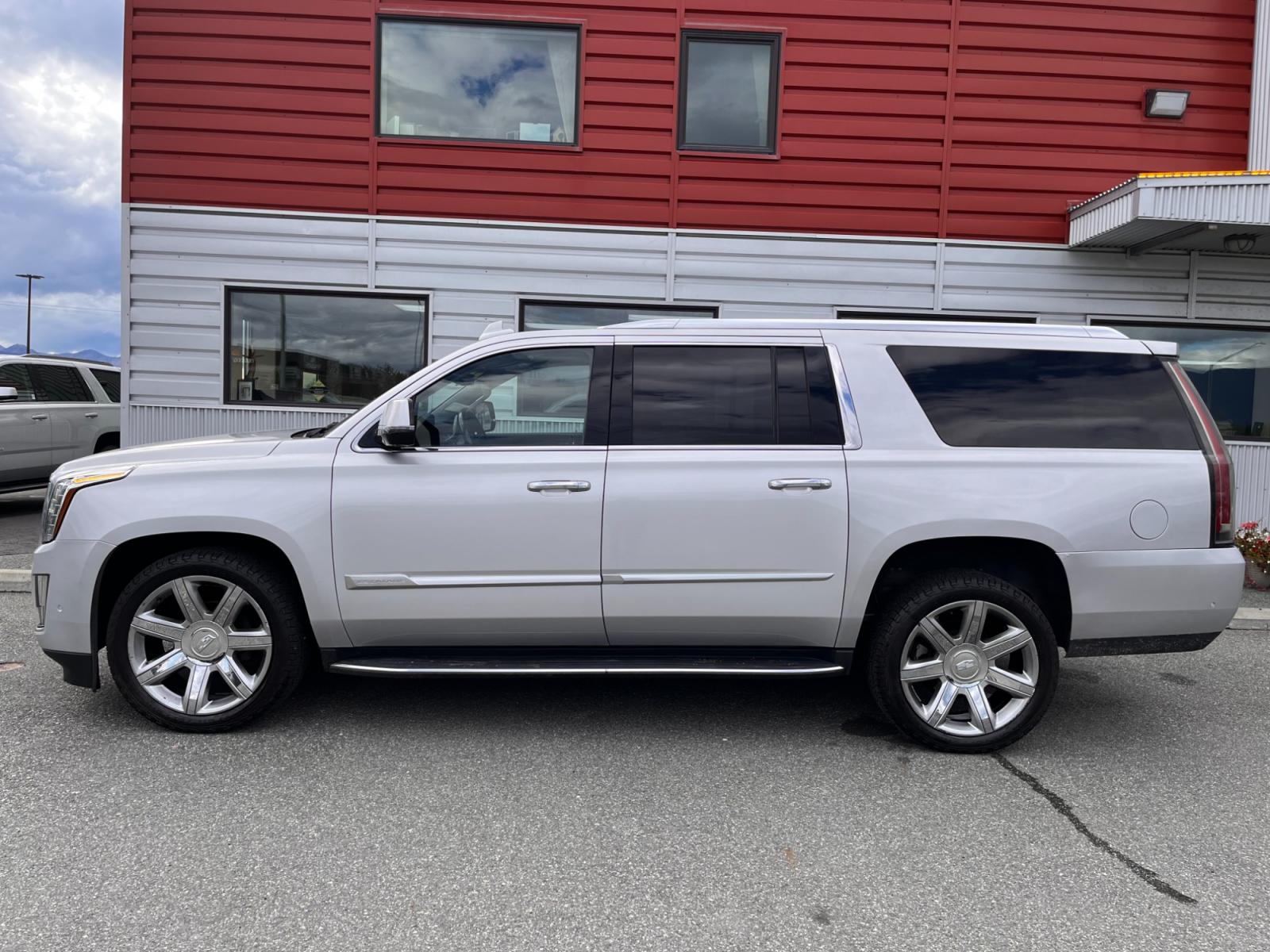 2020 SILVER CADILLAC ESCALADE ESV LUXURY (1GYS4HKJ5LR) with an 6.2L engine, Automatic transmission, located at 1960 Industrial Drive, Wasilla, 99654, (907) 274-2277, 61.573475, -149.400146 - Photo #0