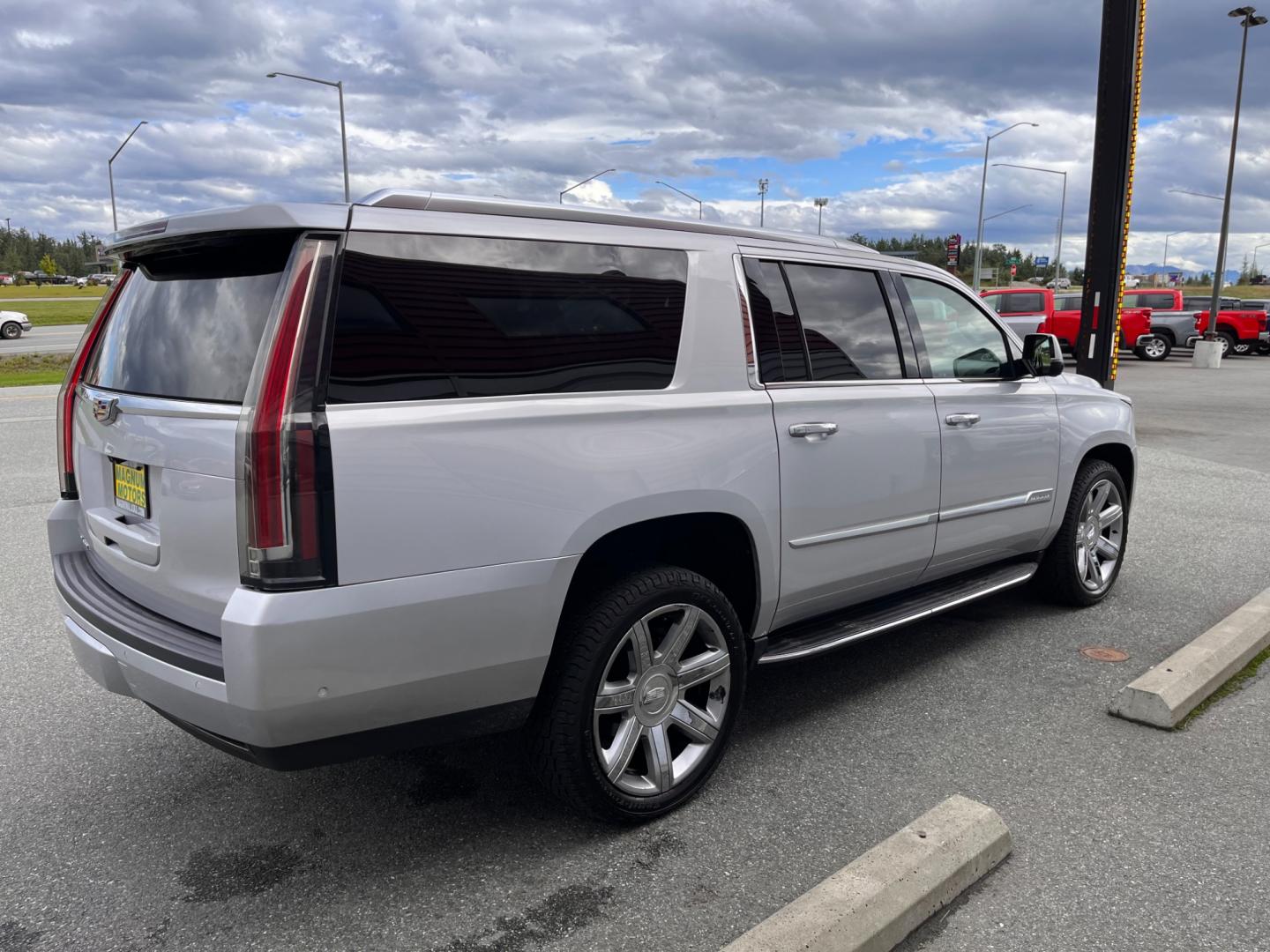 2020 SILVER CADILLAC ESCALADE ESV LUXURY (1GYS4HKJ5LR) with an 6.2L engine, Automatic transmission, located at 1960 Industrial Drive, Wasilla, 99654, (907) 274-2277, 61.573475, -149.400146 - Photo#4