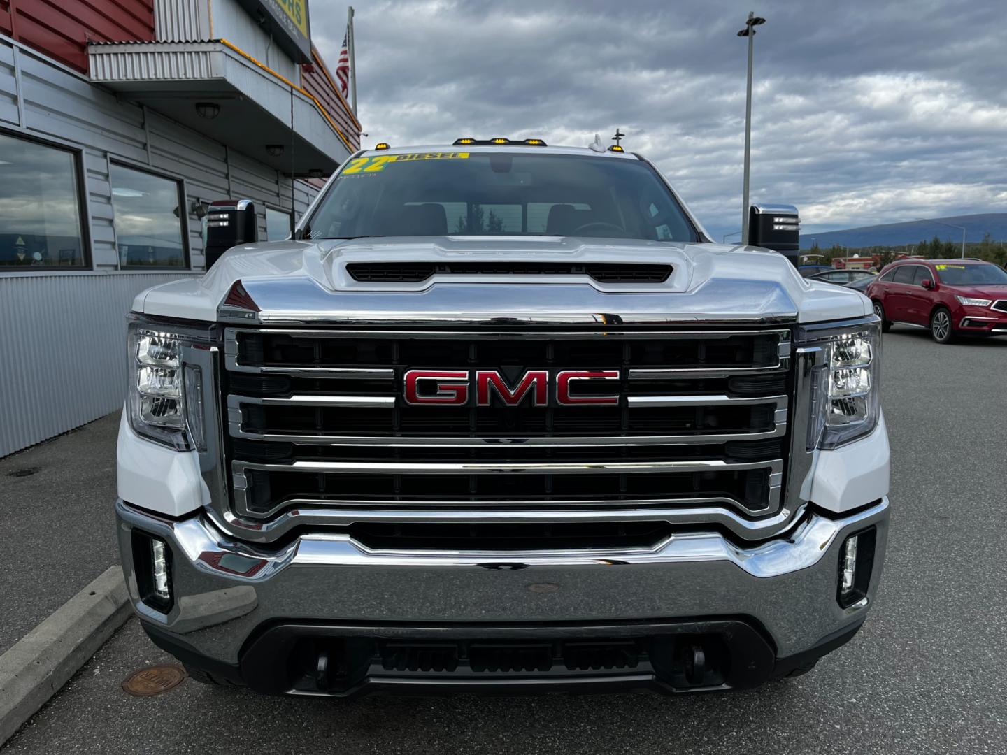 2022 WHITE /Black leather GMC SIERRA 3500HD SLT (1GT49UEY0NF) with an 6.6L engine, Automatic transmission, located at 1960 Industrial Drive, Wasilla, 99654, (907) 274-2277, 61.573475, -149.400146 - Photo#6