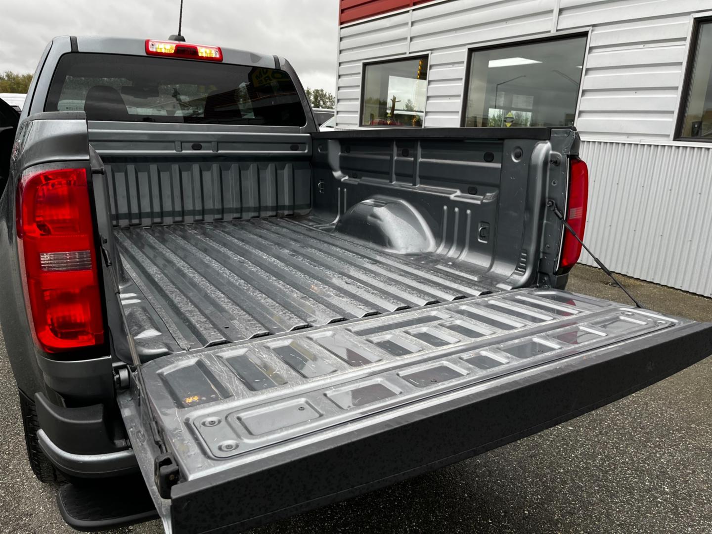 2021 Chevrolet Colorado LT Ext. Cab 4WD (1GCHTCEA0M1) with an 2.5L L4 DOHC 16V GAS engine, 6A transmission, located at 1960 Industrial Drive, Wasilla, 99654, (907) 274-2277, 61.573475, -149.400146 - Photo#19