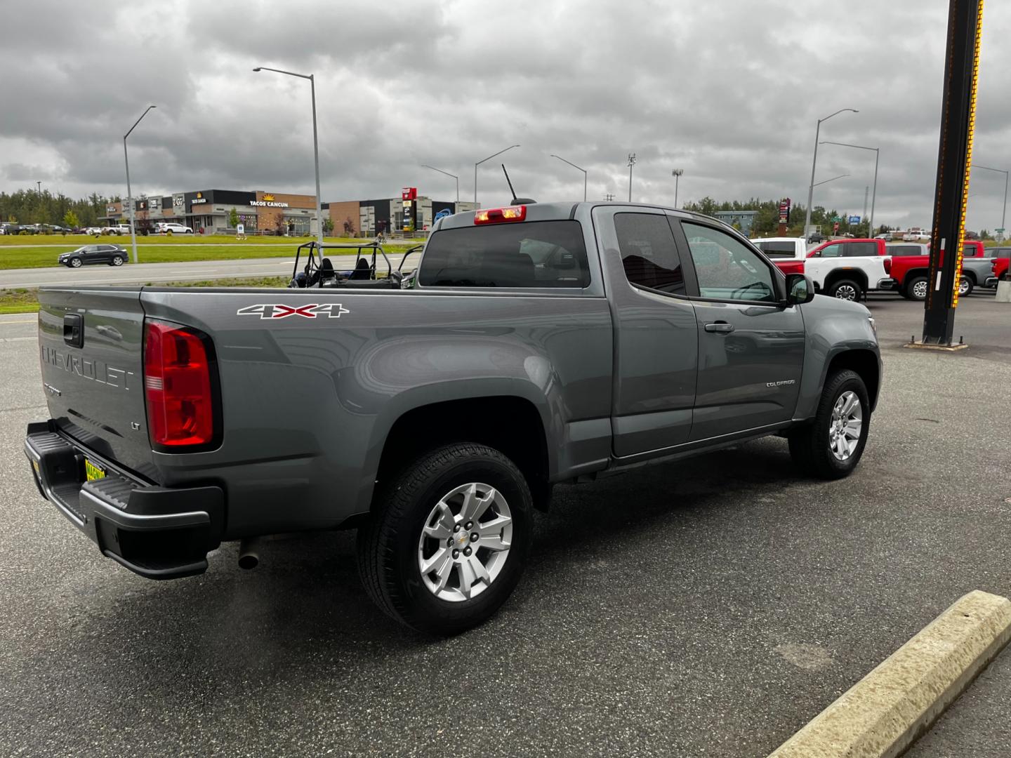 2021 Chevrolet Colorado LT Ext. Cab 4WD (1GCHTCEA0M1) with an 2.5L L4 DOHC 16V GAS engine, 6A transmission, located at 1960 Industrial Drive, Wasilla, 99654, (907) 274-2277, 61.573475, -149.400146 - Photo#4