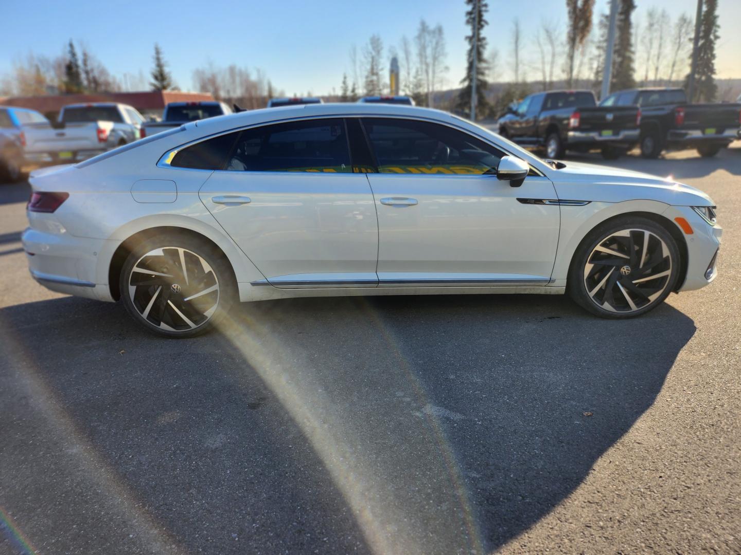 2021 WHITE /black leather VOLKSWAGEN ARTEON SEL PREMIUM R-LINE 4MOTION (WVWTR7AN4ME) with an 2.0L engine, Automatic transmission, located at 1960 Industrial Drive, Wasilla, 99654, (907) 274-2277, 61.573475, -149.400146 - Photo#6