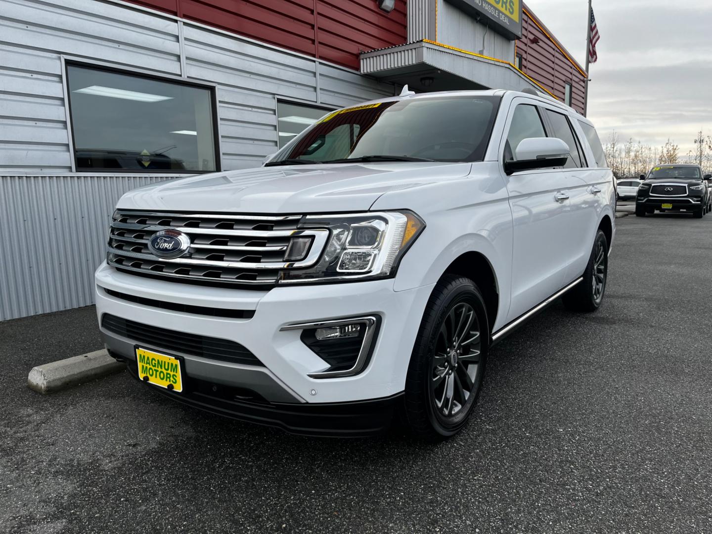 2020 WHITE /Black FORD EXPEDITION LIMITED (1FMJU2ATXLE) with an 3.5L engine, Automatic transmission, located at 1960 Industrial Drive, Wasilla, 99654, (907) 274-2277, 61.573475, -149.400146 - Photo#1