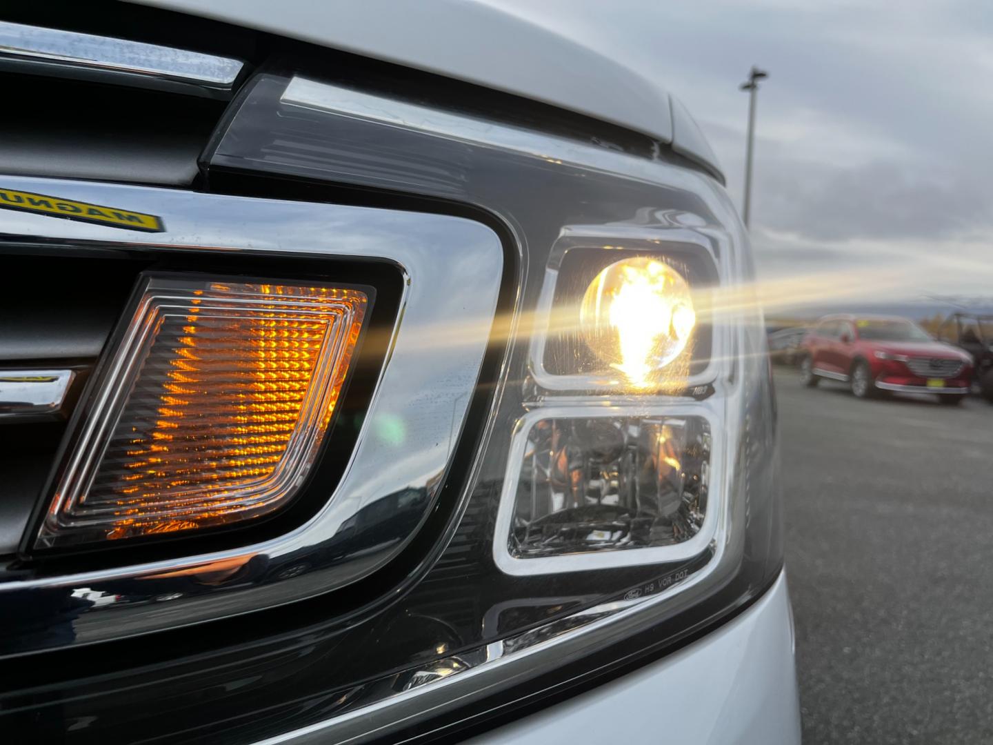 2020 WHITE /Black FORD EXPEDITION LIMITED (1FMJU2ATXLE) with an 3.5L engine, Automatic transmission, located at 1960 Industrial Drive, Wasilla, 99654, (907) 274-2277, 61.573475, -149.400146 - Photo#7