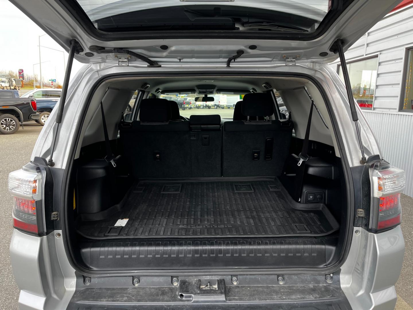 2017 Silver /Black Toyota 4Runner SR5 4WD (JTEBU5JR0H5) with an 4.0L V6 DOHC 24V engine, 5A transmission, located at 1960 Industrial Drive, Wasilla, 99654, (907) 274-2277, 61.573475, -149.400146 - Third Row - Photo#12