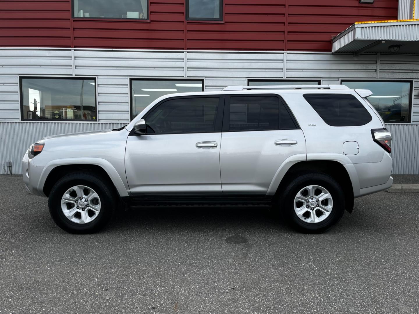 2017 Silver /Black Toyota 4Runner SR5 4WD (JTEBU5JR0H5) with an 4.0L V6 DOHC 24V engine, 5A transmission, located at 1960 Industrial Drive, Wasilla, 99654, (907) 274-2277, 61.573475, -149.400146 - Third Row - Photo#0