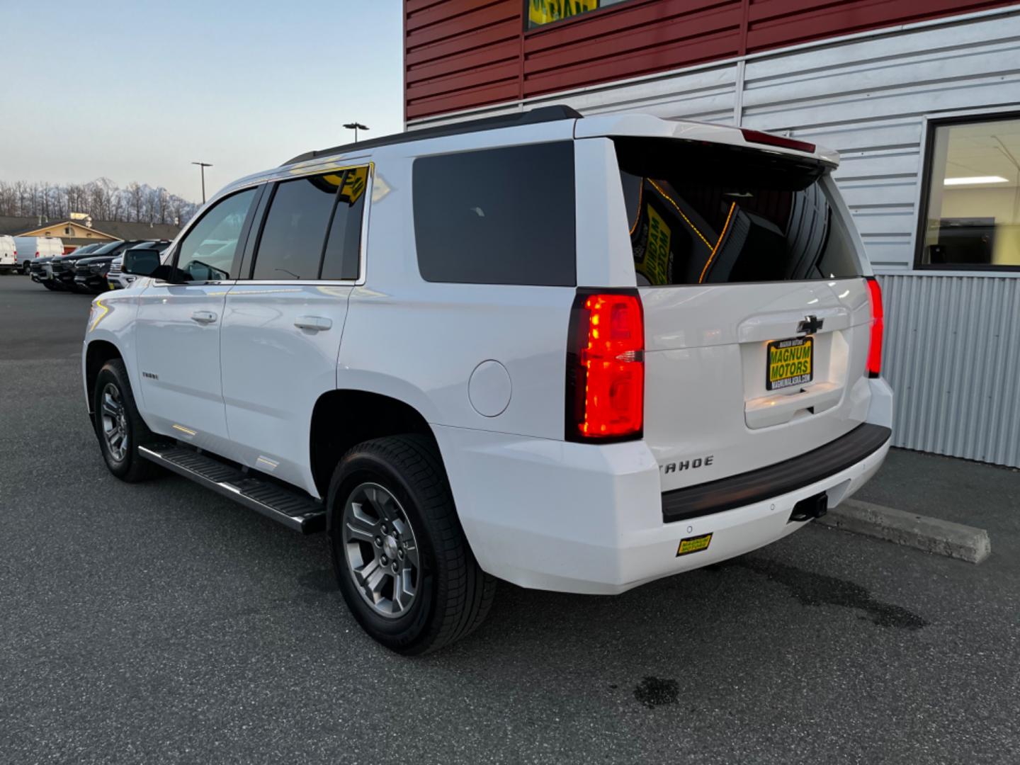 2020 White /Black Chevrolet Tahoe LS 4WD (1GNSKAKCXLR) with an 5.3L V8 OHV 16V engine, 6A transmission, located at 1960 Industrial Drive, Wasilla, 99654, (907) 274-2277, 61.573475, -149.400146 - Photo#1