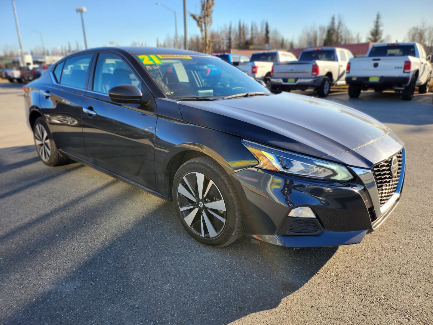 2021 BLUE /GRAY/BLACK NISSAN ALTIMA 2.5 SV (1N4BL4DW4MN) with an 2.5L engine, Continuously Variable transmission, located at 1960 Industrial Drive, Wasilla, 99654, (907) 274-2277, 61.573475, -149.400146 - Photo#8