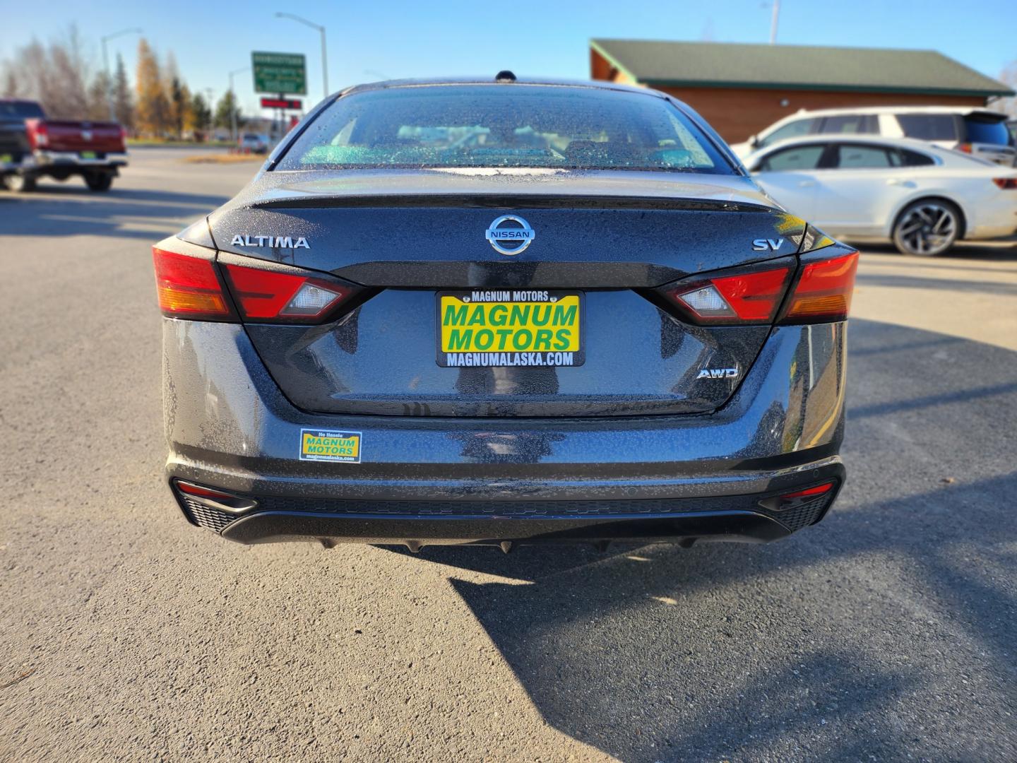 2021 BLUE /GRAY/BLACK NISSAN ALTIMA 2.5 SV (1N4BL4DW4MN) with an 2.5L engine, Continuously Variable transmission, located at 1960 Industrial Drive, Wasilla, 99654, (907) 274-2277, 61.573475, -149.400146 - Photo#4