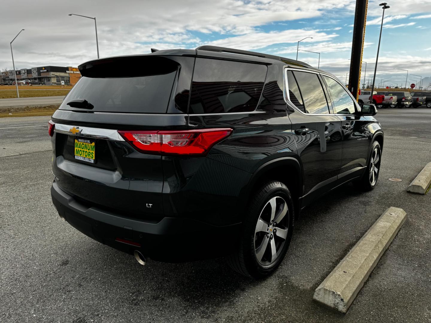 2021 Gray /Gray Chevrolet Traverse LT Leather AWD (1GNEVHKW3MJ) with an 3.6L V6 DOHC 24V engine, 9A transmission, located at 1960 Industrial Drive, Wasilla, 99654, (907) 274-2277, 61.573475, -149.400146 - Photo#5