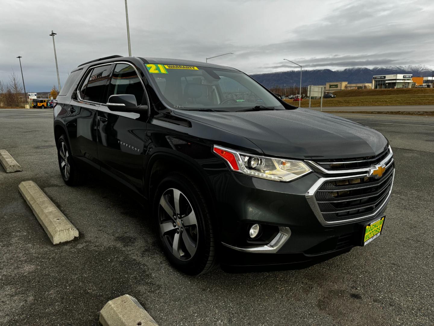 2021 Gray /Gray Chevrolet Traverse LT Leather AWD (1GNEVHKW3MJ) with an 3.6L V6 DOHC 24V engine, 9A transmission, located at 1960 Industrial Drive, Wasilla, 99654, (907) 274-2277, 61.573475, -149.400146 - Photo#7