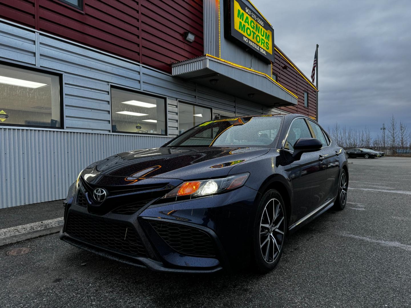 2021 BLUE /Black TOYOTA CAMRY SE (4T1G11AK9MU) with an 2.5L engine, Automatic transmission, located at 1960 Industrial Drive, Wasilla, 99654, (907) 274-2277, 61.573475, -149.400146 - Photo#1