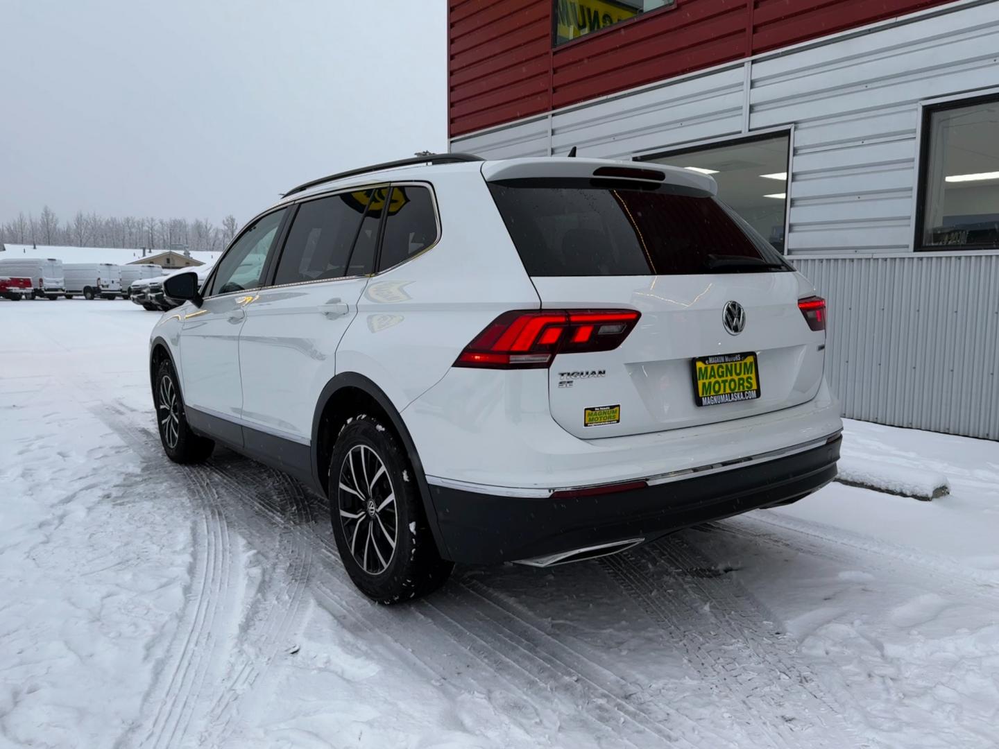 2021 White Volkswagen Tiguan SE 4Motion AWD (3VV2B7AX2MM) with an 2.0L L4 DOHC 16V TURBO engine, 8A transmission, located at 1960 Industrial Drive, Wasilla, 99654, (907) 274-2277, 61.573475, -149.400146 - Photo#3