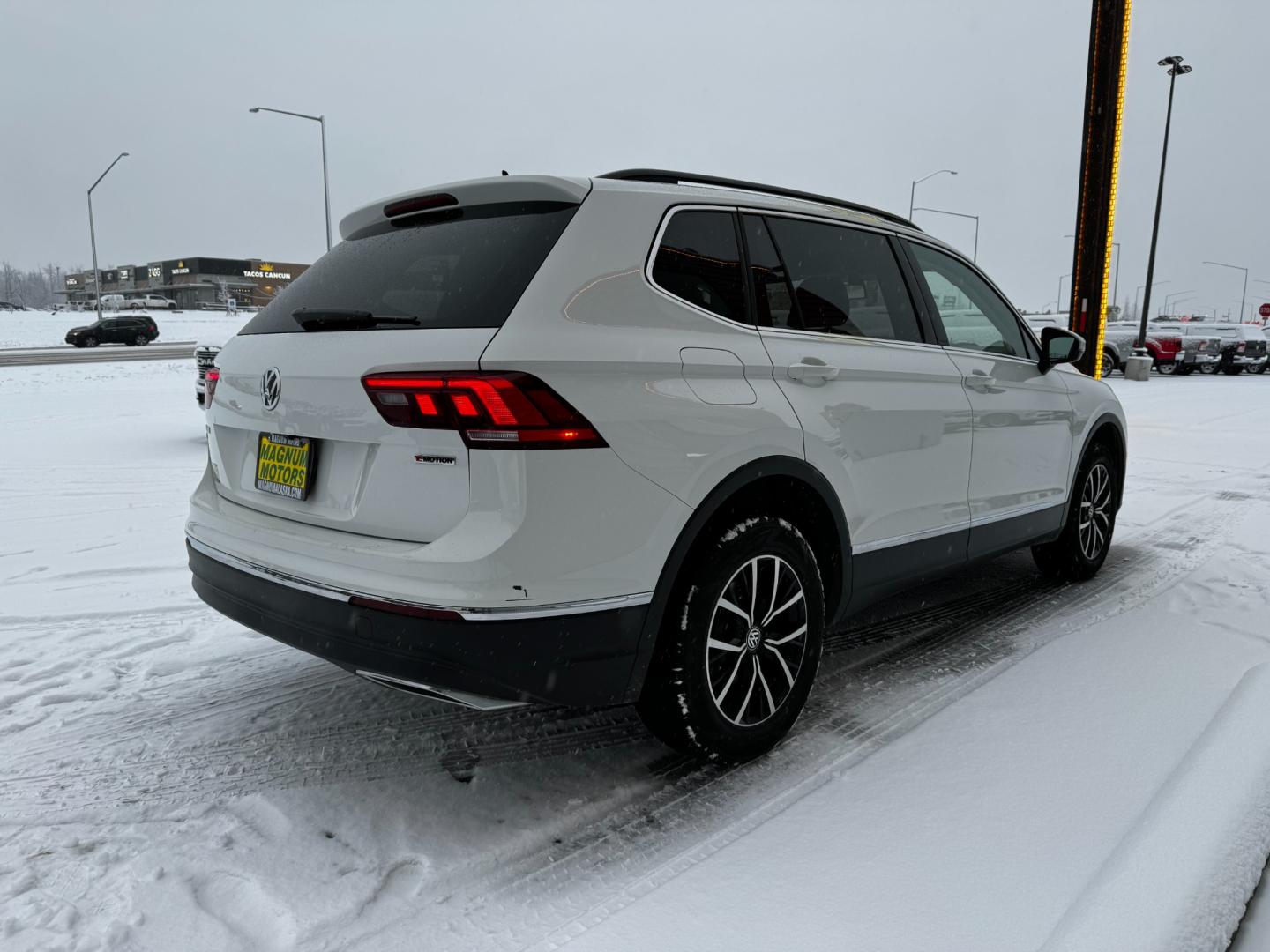 2021 White Volkswagen Tiguan SE 4Motion AWD (3VV2B7AX2MM) with an 2.0L L4 DOHC 16V TURBO engine, 8A transmission, located at 1960 Industrial Drive, Wasilla, 99654, (907) 274-2277, 61.573475, -149.400146 - Photo#5