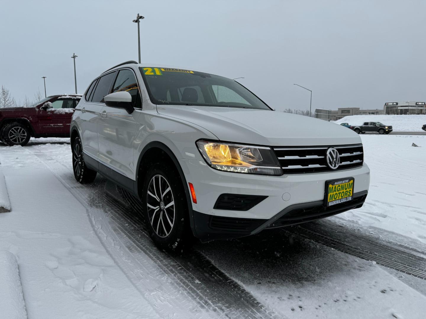 2021 White Volkswagen Tiguan SE 4Motion AWD (3VV2B7AX2MM) with an 2.0L L4 DOHC 16V TURBO engine, 8A transmission, located at 1960 Industrial Drive, Wasilla, 99654, (907) 274-2277, 61.573475, -149.400146 - Photo#7