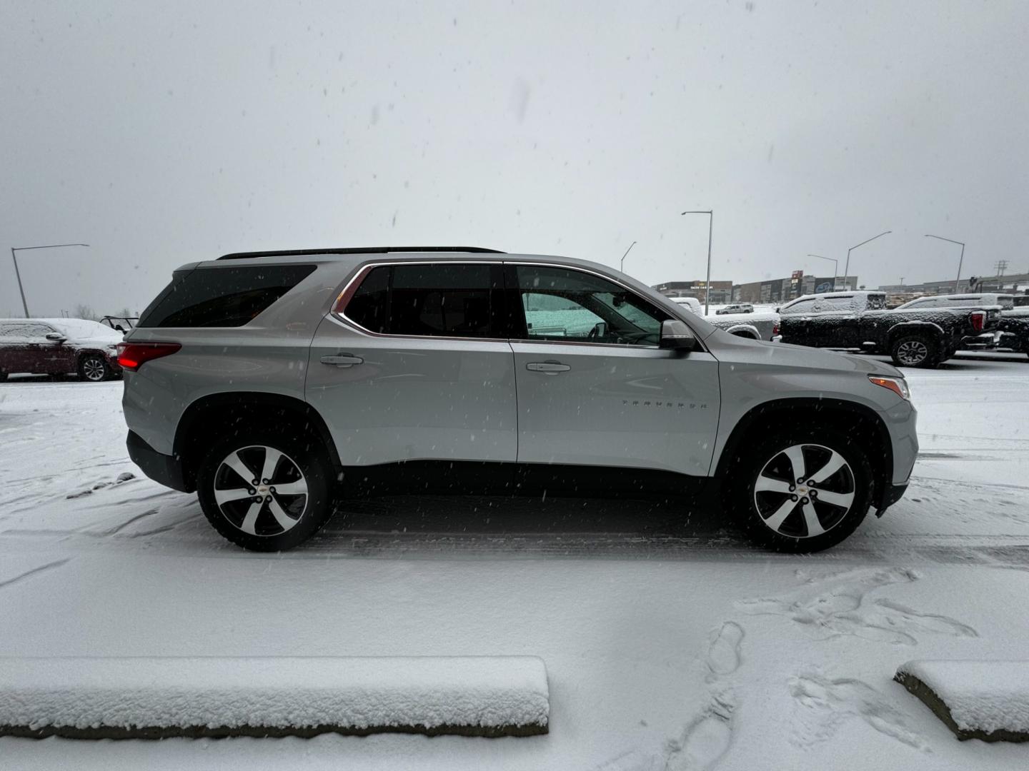 2021 Silver Chevrolet Traverse LT Leather AWD (1GNEVHKW3MJ) with an 3.6L V6 DOHC 24V engine, 9A transmission, located at 1960 Industrial Drive, Wasilla, 99654, (907) 274-2277, 61.573475, -149.400146 - Photo#6