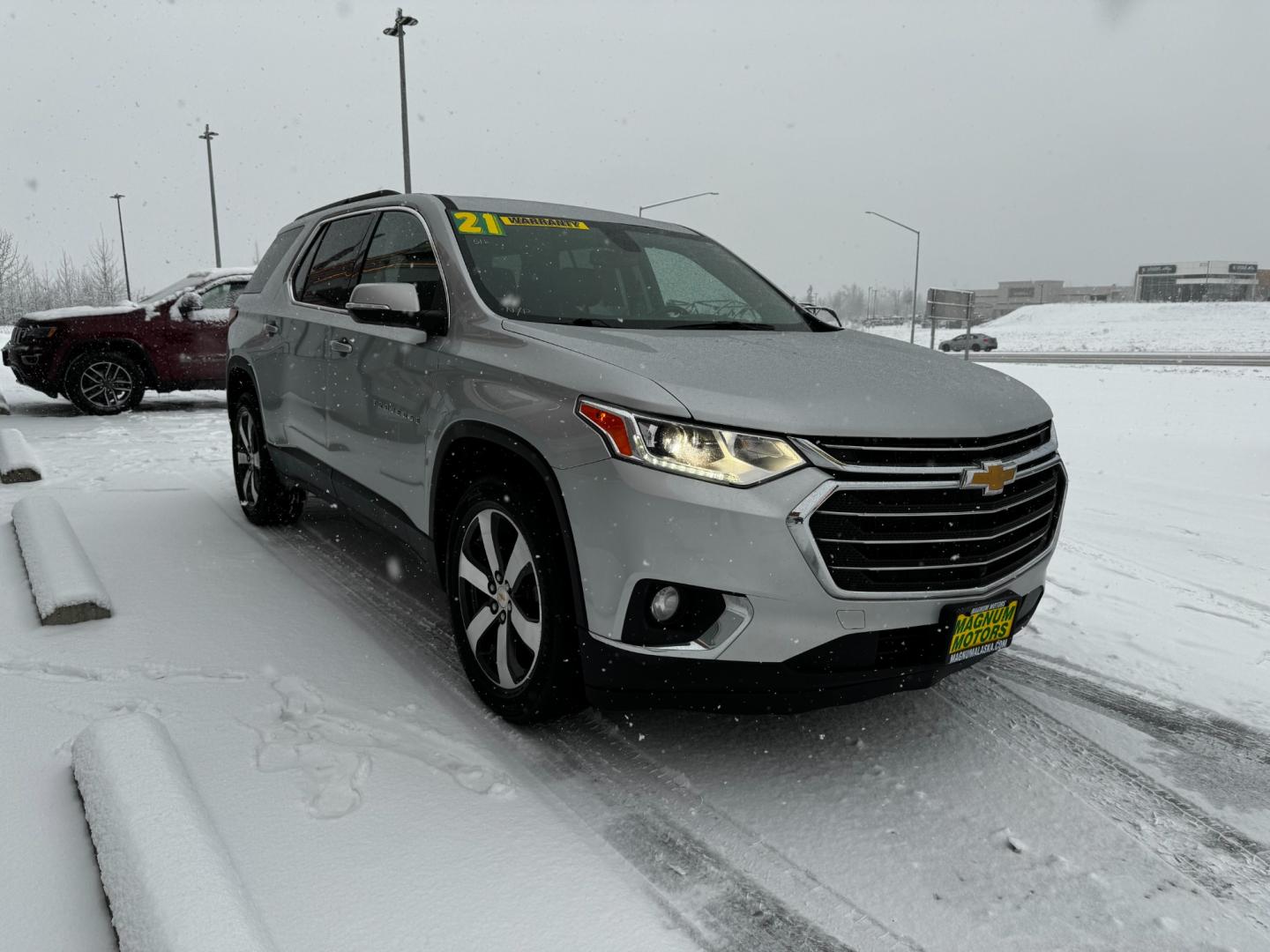 2021 Silver Chevrolet Traverse LT Leather AWD (1GNEVHKW3MJ) with an 3.6L V6 DOHC 24V engine, 9A transmission, located at 1960 Industrial Drive, Wasilla, 99654, (907) 274-2277, 61.573475, -149.400146 - Photo#7