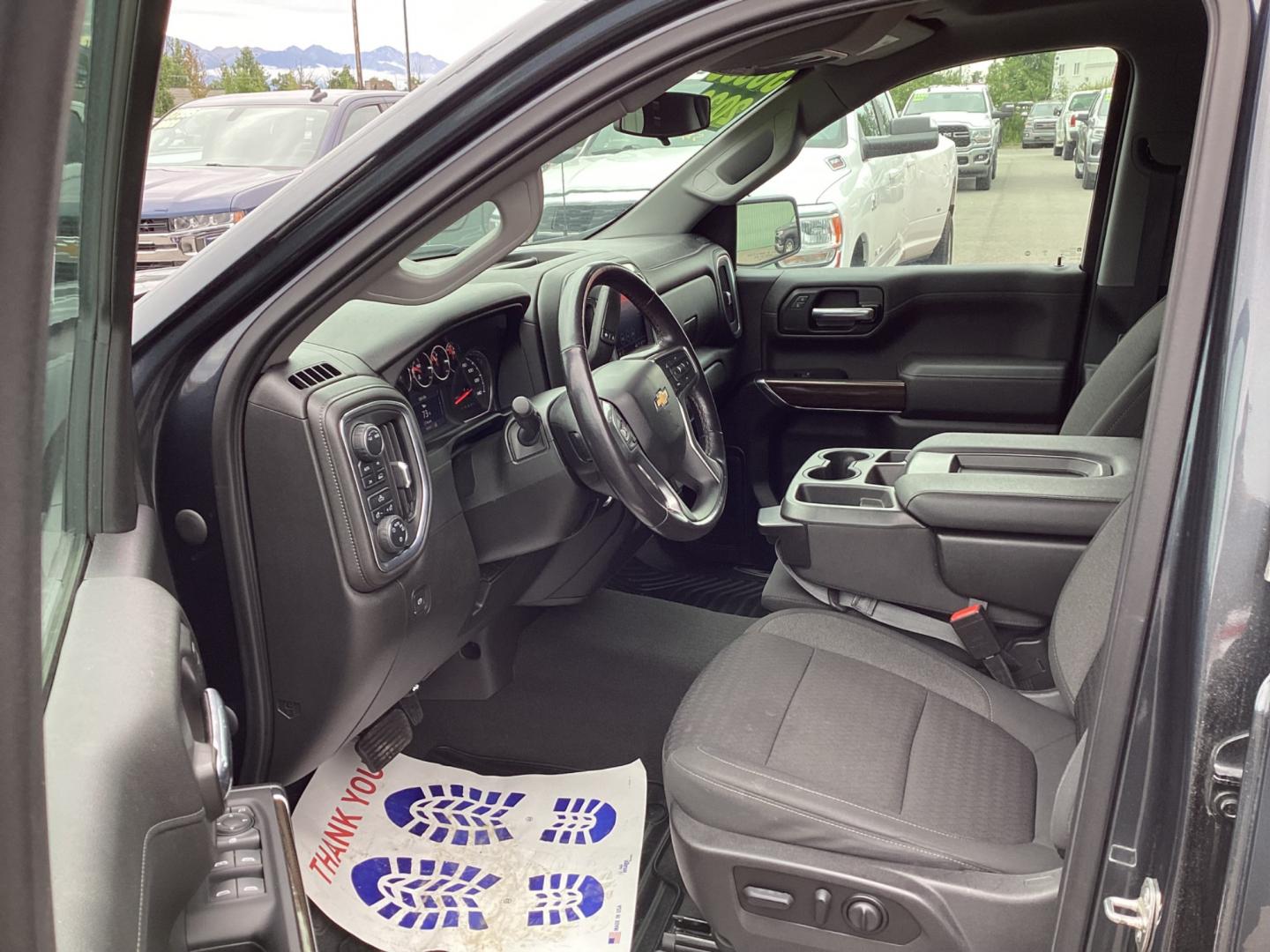 2022 GRAY CHEVROLET SILVERADO 1500 LT (1GCUYDEDXNZ) with an 5.3L engine, Automatic transmission, located at 1960 Industrial Drive, Wasilla, 99654, (907) 274-2277, 61.573475, -149.400146 - Photo#6