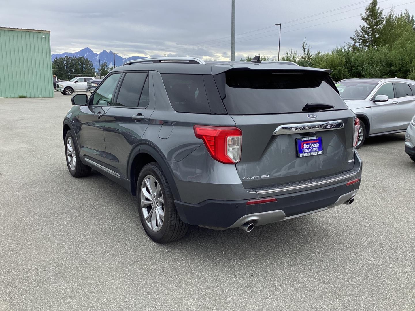 2023 GRAY FORD EXPLORER LIMITED (1FMSK8FH6PG) with an 2.3L engine, Automatic transmission, located at 1960 Industrial Drive, Wasilla, 99654, (907) 274-2277, 61.573475, -149.400146 - Photo#3