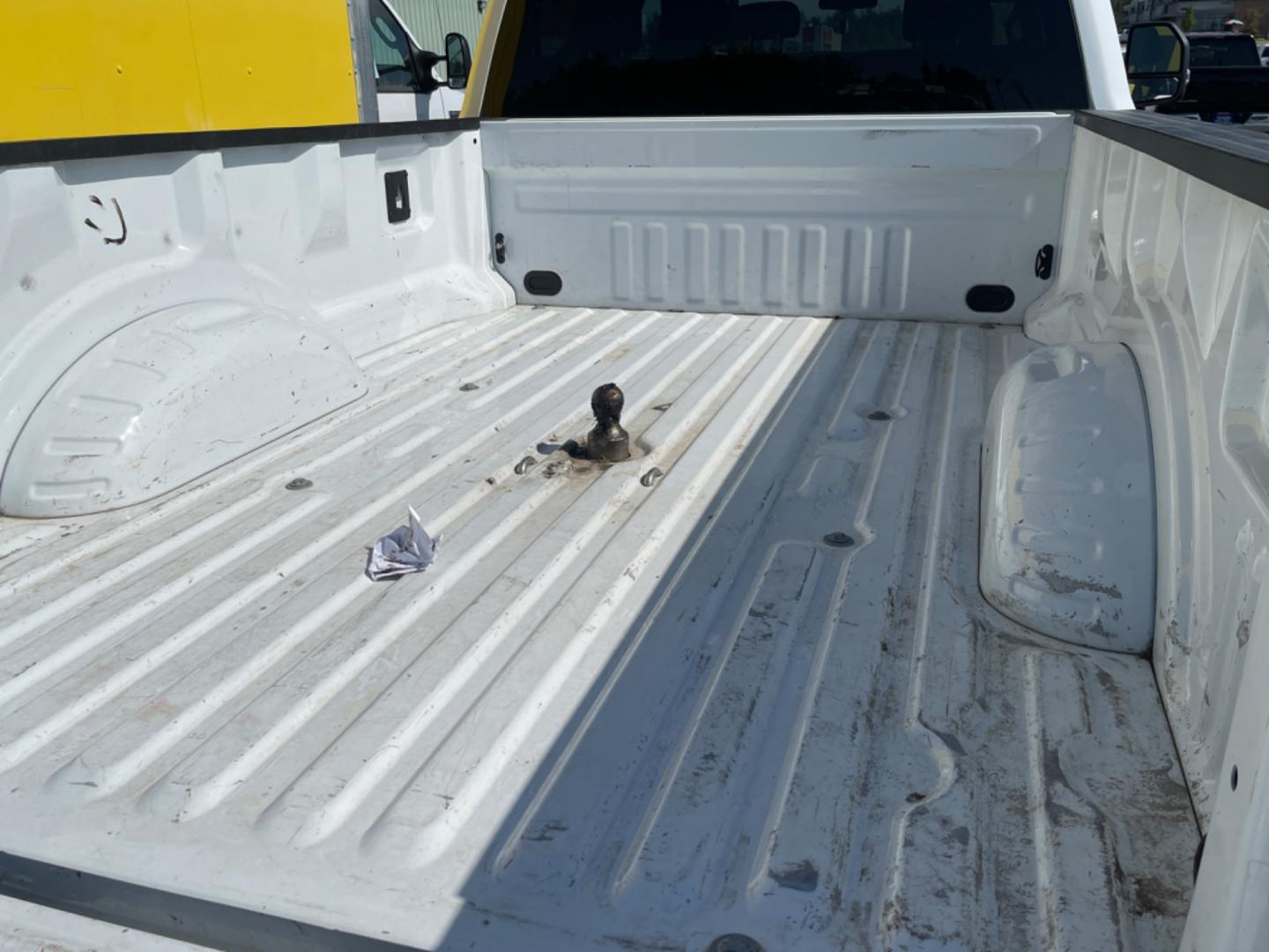 2022 WHITE FORD F-350 SUPER DUT XLT (1FT8W3BT7NE) with an 6.7L engine, Automatic transmission, located at 1960 Industrial Drive, Wasilla, 99654, (907) 274-2277, 61.573475, -149.400146 - Photo#4