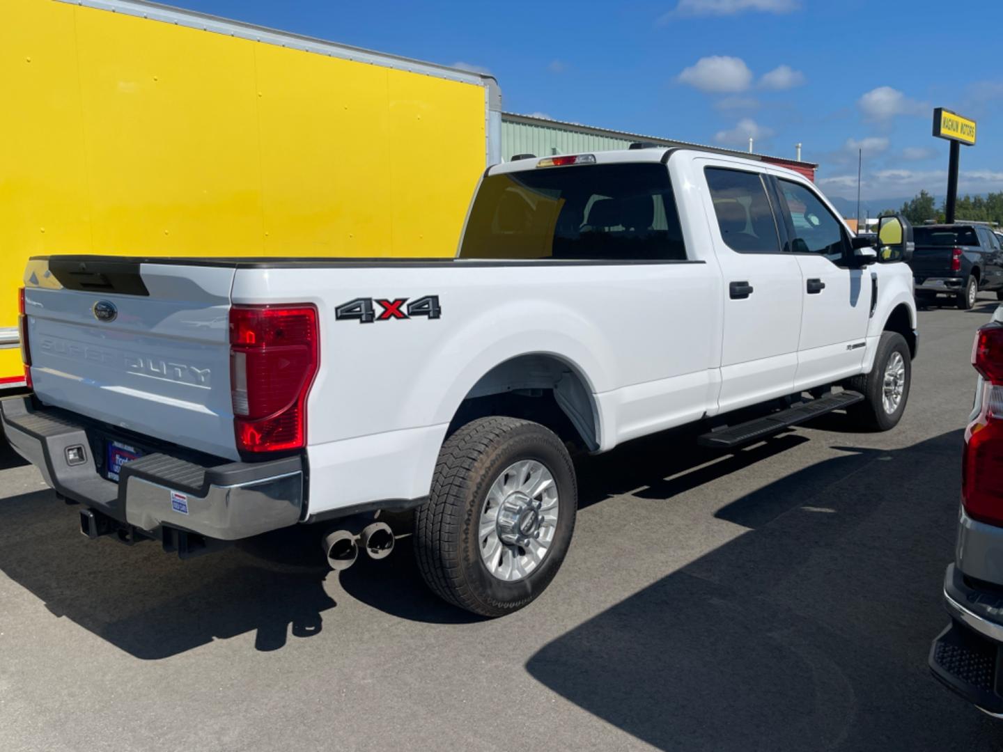 2022 WHITE FORD F-350 SUPER DUT XLT (1FT8W3BT7NE) with an 6.7L engine, Automatic transmission, located at 1960 Industrial Drive, Wasilla, 99654, (907) 274-2277, 61.573475, -149.400146 - Photo#1