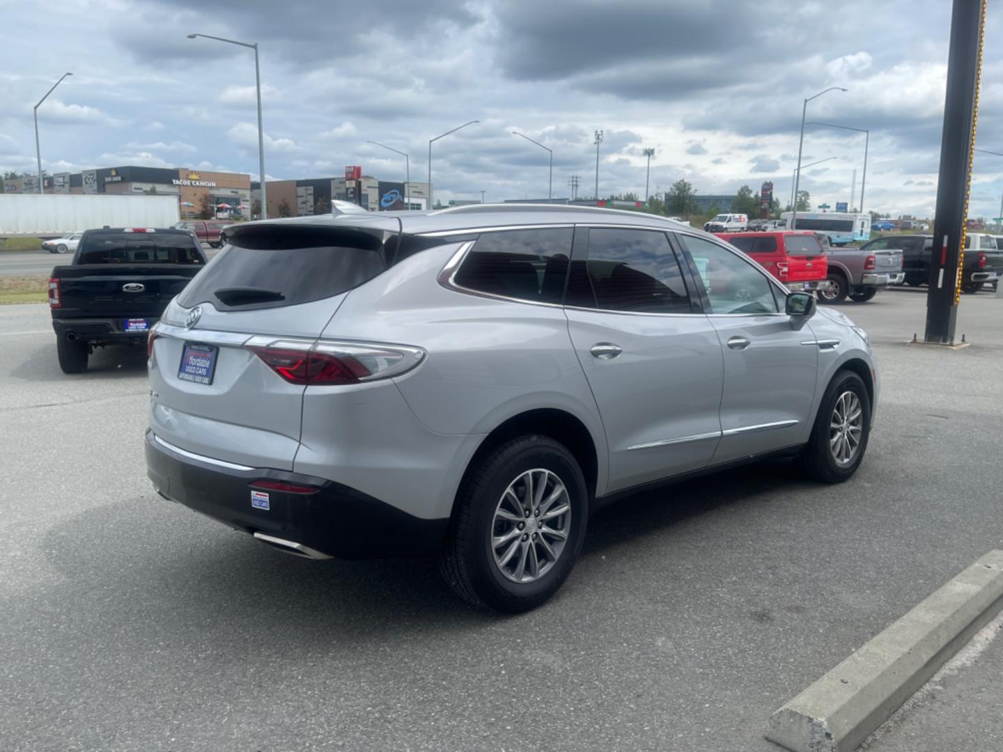 2022 SILVER BUICK ENCLAVE PREMIUM (5GAEVBKW4NJ) with an 3.6L engine, Automatic transmission, located at 1960 Industrial Drive, Wasilla, 99654, (907) 274-2277, 61.573475, -149.400146 - Photo#3