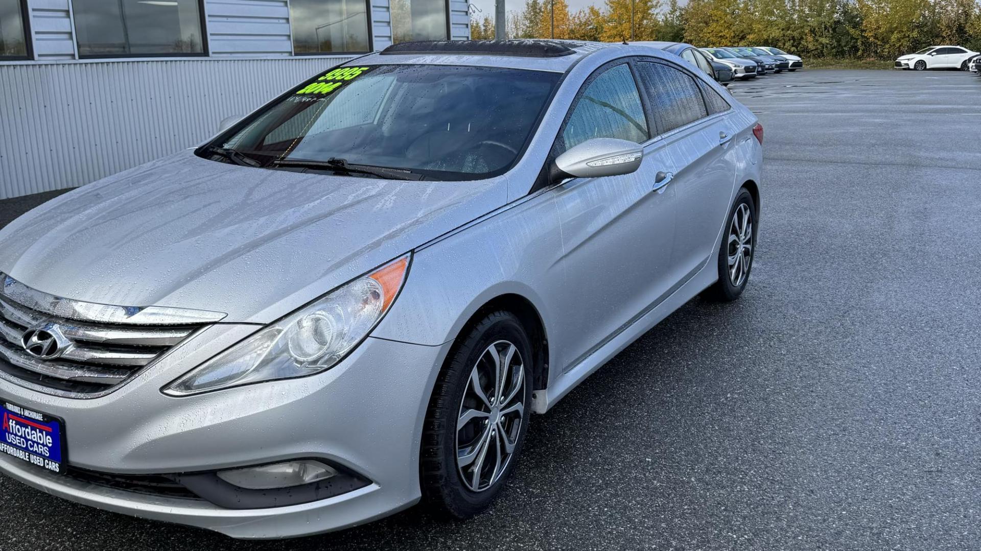 2014 SILVER HYUNDAI SONATA SE 2.0T (5NPEC4AB0EH) with an 2.0L engine, Automatic transmission, located at 1960 Industrial Drive, Wasilla, 99654, (907) 274-2277, 61.573475, -149.400146 - Photo#4