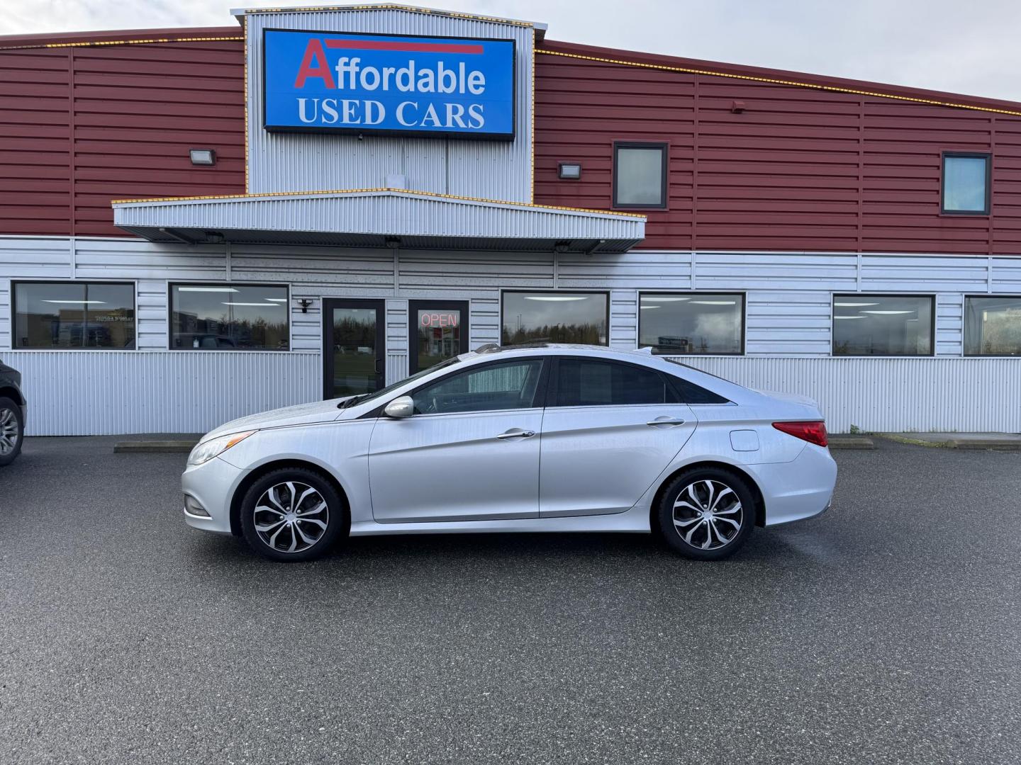 2014 SILVER HYUNDAI SONATA SE 2.0T (5NPEC4AB0EH) with an 2.0L engine, Automatic transmission, located at 1960 Industrial Drive, Wasilla, 99654, (907) 274-2277, 61.573475, -149.400146 - Photo#0