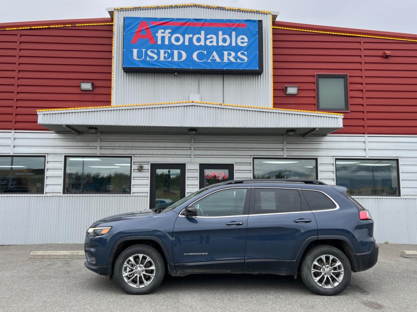 2022 BLUE JEEP CHEROKEE LATITUDE LUX (1C4PJMMX0ND) with an 3.2L engine, Automatic transmission, located at 1960 Industrial Drive, Wasilla, 99654, (907) 274-2277, 61.573475, -149.400146 - Photo#1