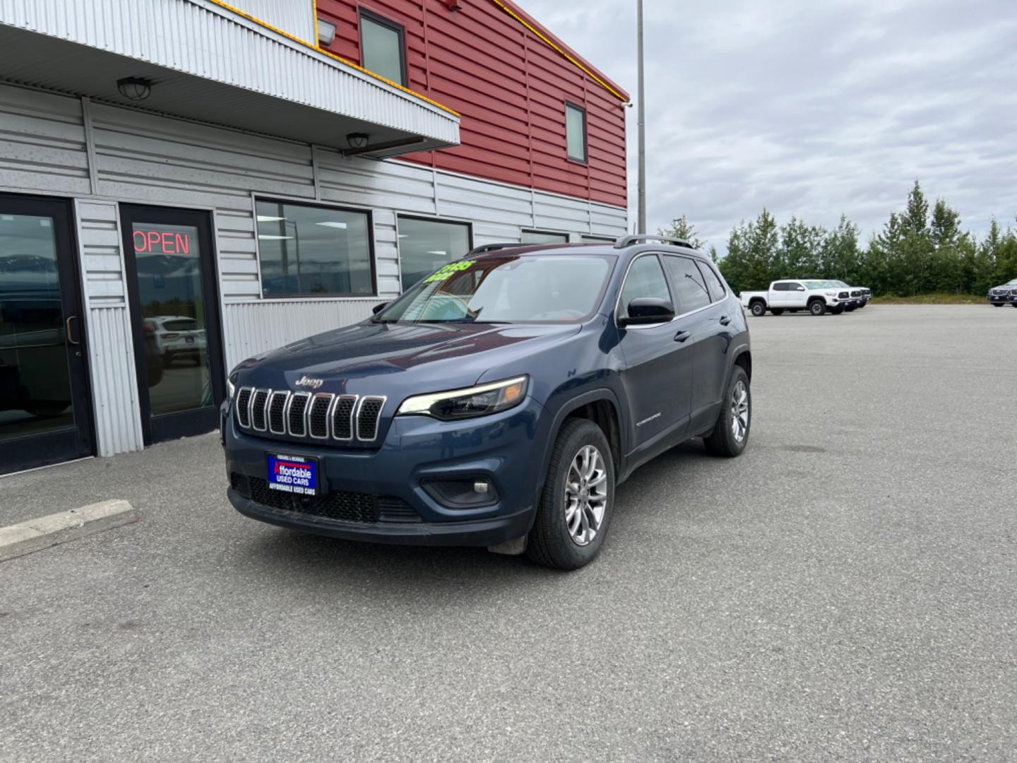 2022 BLUE JEEP CHEROKEE LATITUDE LUX (1C4PJMMX0ND) with an 3.2L engine, Automatic transmission, located at 1960 Industrial Drive, Wasilla, 99654, (907) 274-2277, 61.573475, -149.400146 - Photo#0