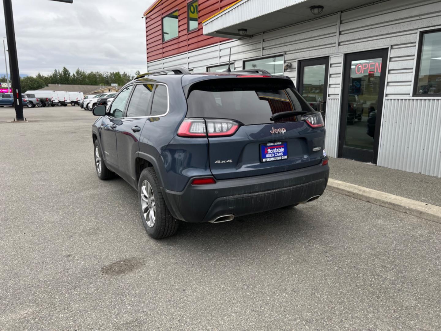 2022 BLUE JEEP CHEROKEE LATITUDE LUX (1C4PJMMX0ND) with an 3.2L engine, Automatic transmission, located at 1960 Industrial Drive, Wasilla, 99654, (907) 274-2277, 61.573475, -149.400146 - Photo#2