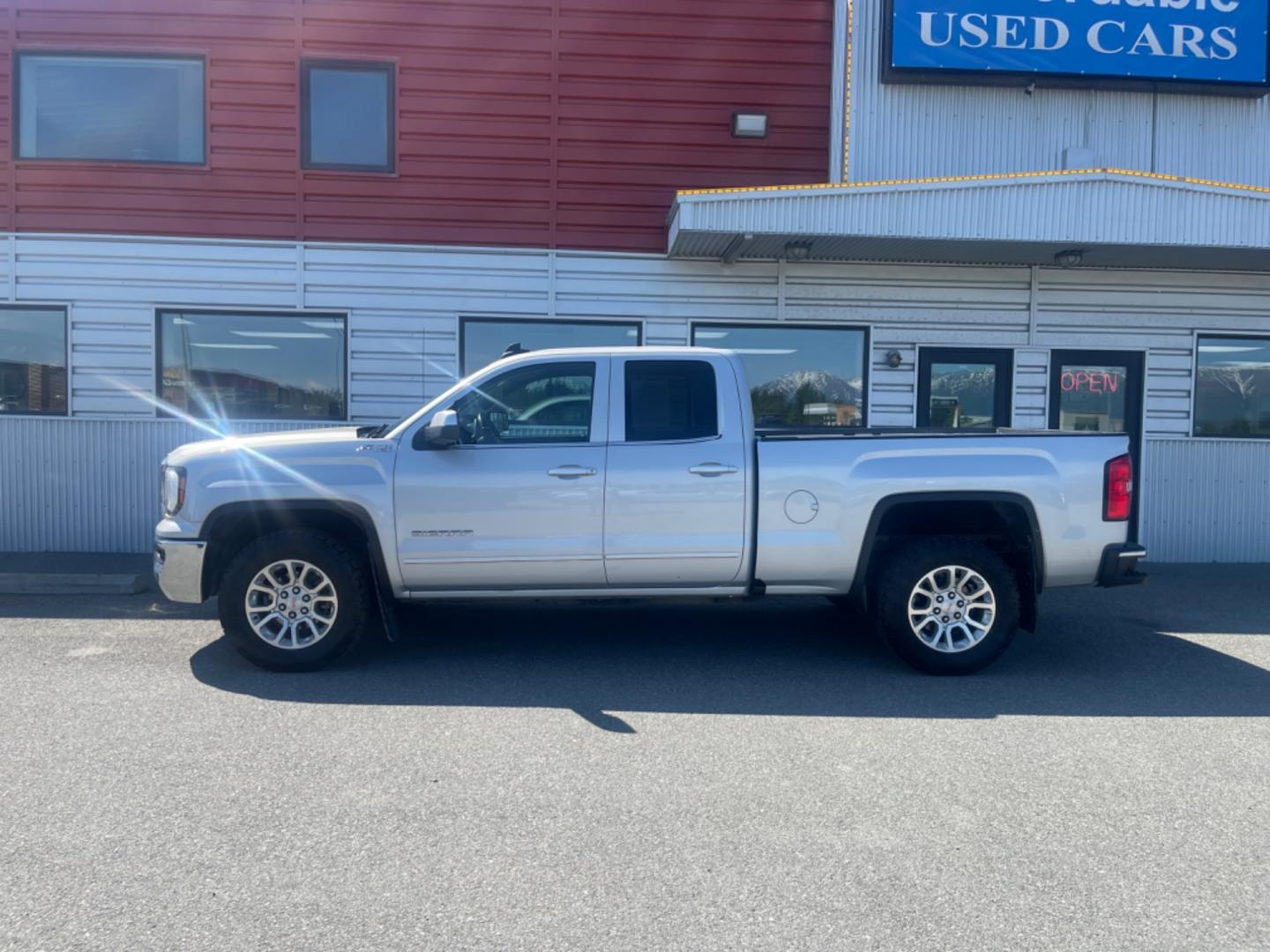 2018 SILVER GMC SIERRA 1500 SLE (1GTV2MEC0JZ) with an 5.3L engine, Automatic transmission, located at 1960 Industrial Drive, Wasilla, 99654, (907) 274-2277, 61.573475, -149.400146 - Photo#1