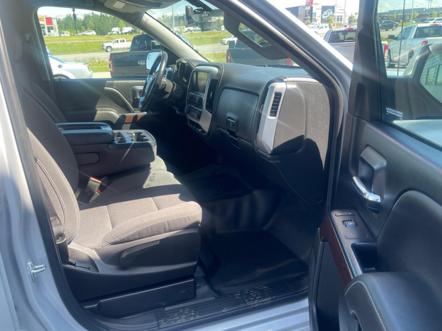 2018 SILVER GMC SIERRA 1500 SLE (1GTV2MEC0JZ) with an 5.3L engine, Automatic transmission, located at 1960 Industrial Drive, Wasilla, 99654, (907) 274-2277, 61.573475, -149.400146 - Photo#5