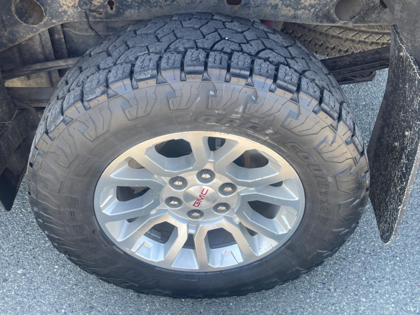 2018 SILVER GMC SIERRA 1500 SLE (1GTV2MEC0JZ) with an 5.3L engine, Automatic transmission, located at 1960 Industrial Drive, Wasilla, 99654, (907) 274-2277, 61.573475, -149.400146 - Photo#14