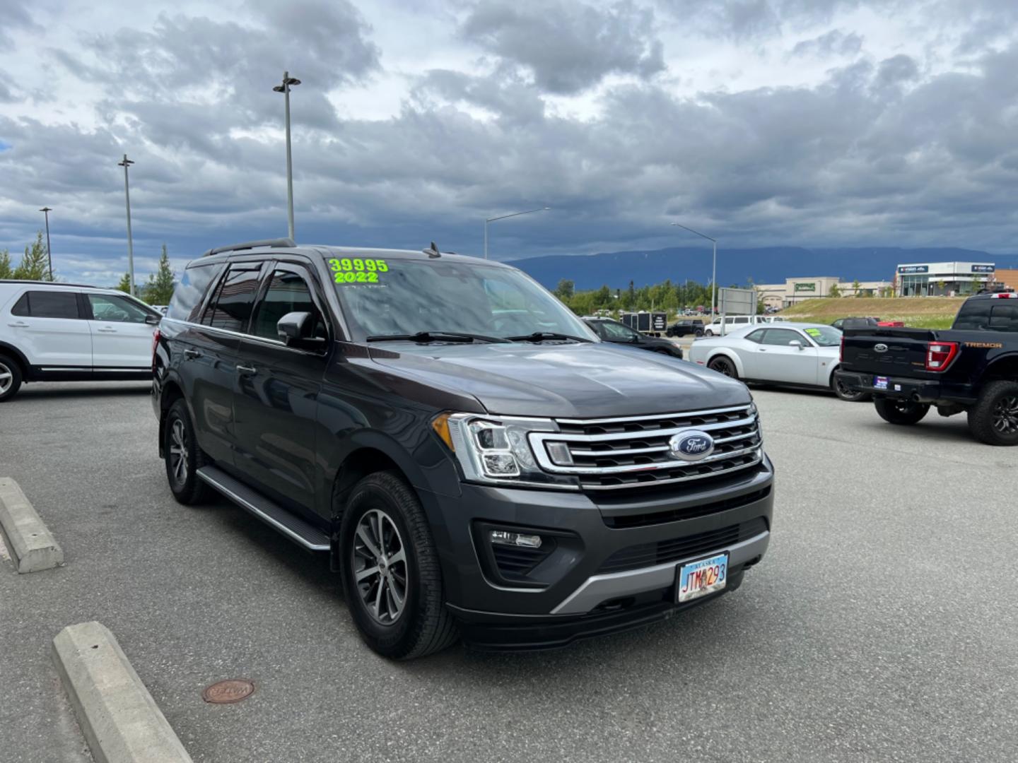 2020 GRAY FORD EXPEDITION XLT (1FMJU1JT0LE) with an 3.5L engine, Automatic transmission, located at 1960 Industrial Drive, Wasilla, 99654, (907) 274-2277, 61.573475, -149.400146 - Photo#3