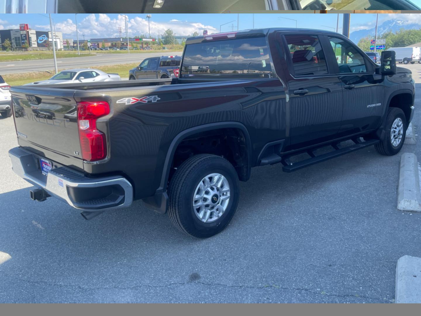 2023 GREEN CHEVROLET SILVERADO 2500 HEAVY DUTY LT (2GC4YNE70P1) with an 6.6L engine, Automatic transmission, located at 1960 Industrial Drive, Wasilla, 99654, (907) 274-2277, 61.573475, -149.400146 - Photo#3