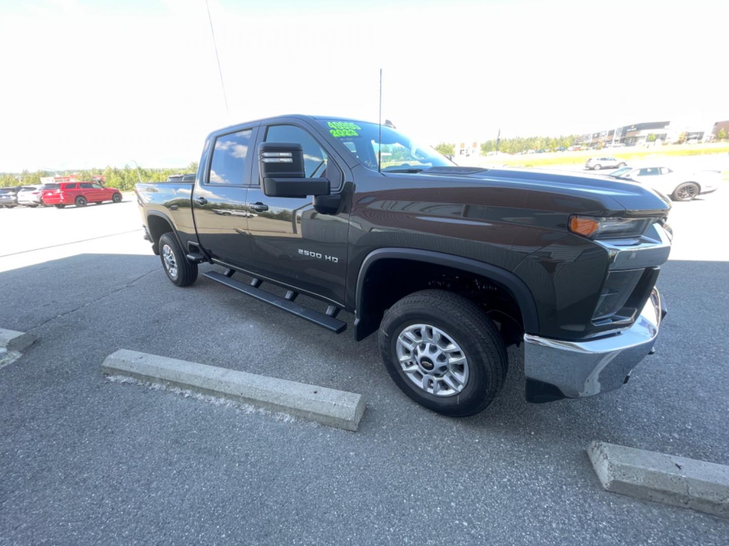 2023 GREEN CHEVROLET SILVERADO 2500 HEAVY DUTY LT (2GC4YNE70P1) with an 6.6L engine, Automatic transmission, located at 1960 Industrial Drive, Wasilla, 99654, (907) 274-2277, 61.573475, -149.400146 - Photo#4