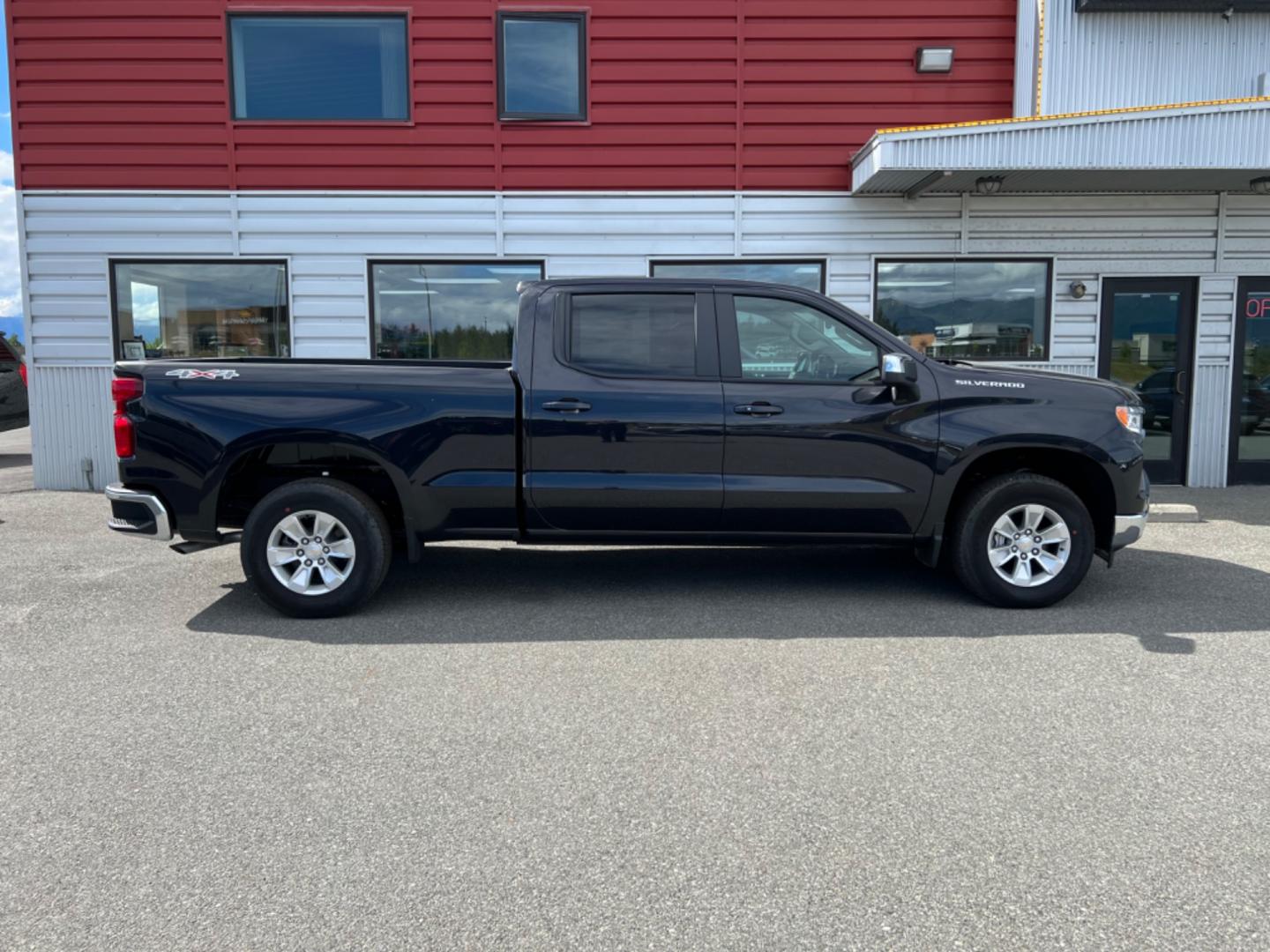 2023 GRAY CHEVROLET SILVERADO 1500 LT (1GCUDDED0PZ) with an 5.3L engine, Automatic transmission, located at 1960 Industrial Drive, Wasilla, 99654, (907) 274-2277, 61.573475, -149.400146 - Photo#4