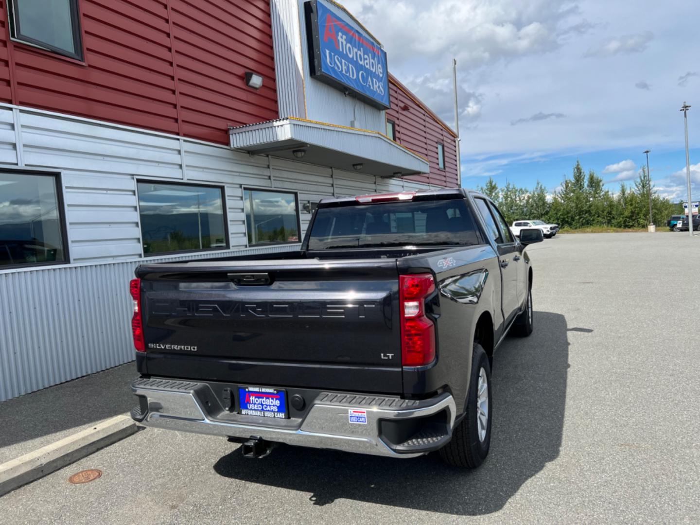 2023 GRAY CHEVROLET SILVERADO 1500 LT (1GCUDDED0PZ) with an 5.3L engine, Automatic transmission, located at 1960 Industrial Drive, Wasilla, 99654, (907) 274-2277, 61.573475, -149.400146 - Photo#3