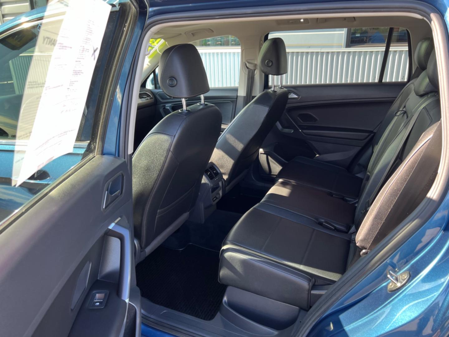 2020 BLUE Volkswagen Tiguan SE 4Motion AWD (3VV2B7AX1LM) with an 2.0L L4 DOHC 16V TURBO engine, 8A transmission, located at 1960 Industrial Drive, Wasilla, 99654, (907) 274-2277, 61.573475, -149.400146 - Photo#6