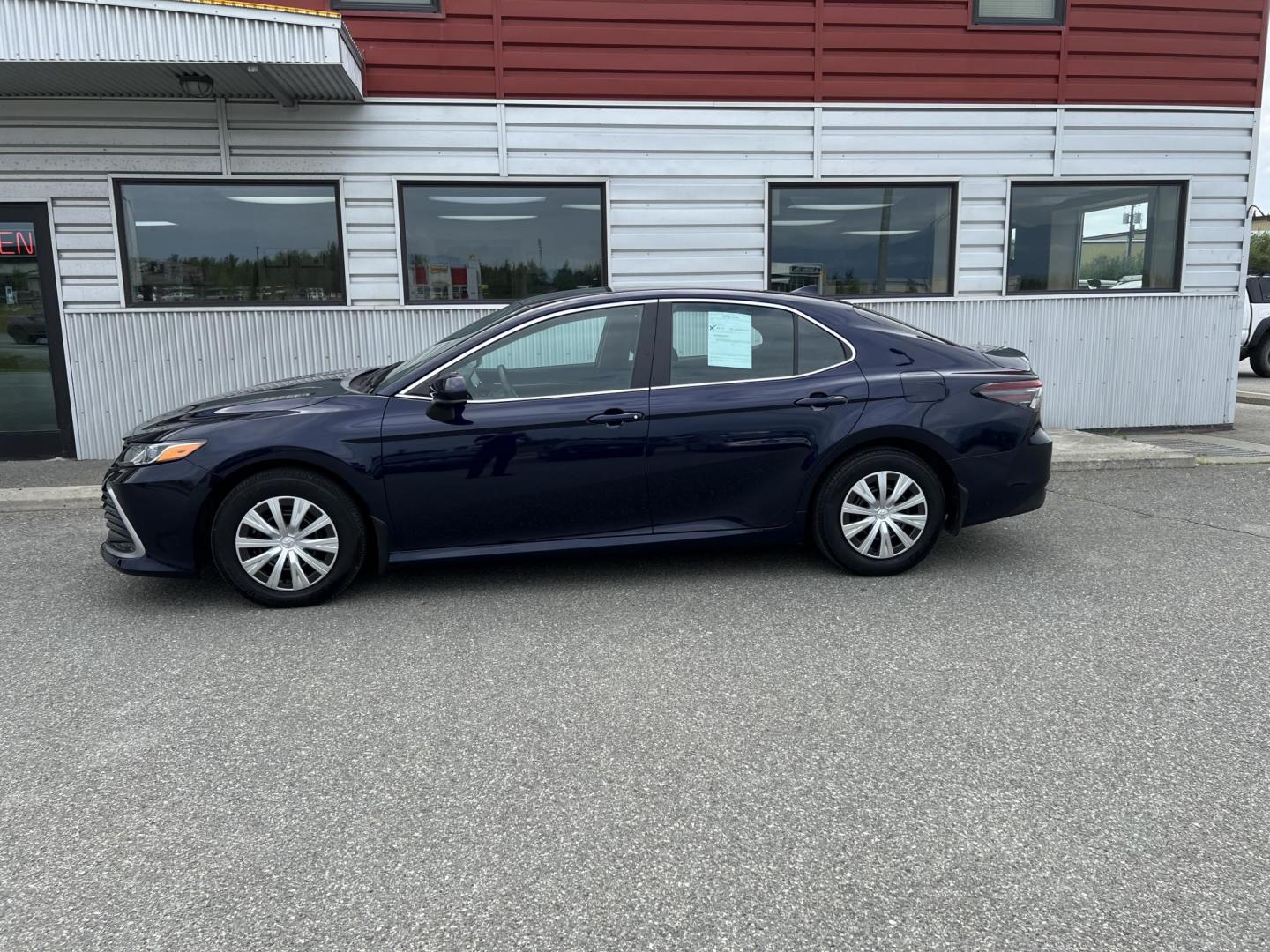 2022 BLUE TOYOTA CAMRY LE (4T1C31AK1NU) with an 2.5L engine, Automatic transmission, located at 1960 Industrial Drive, Wasilla, 99654, (907) 274-2277, 61.573475, -149.400146 - Photo#1